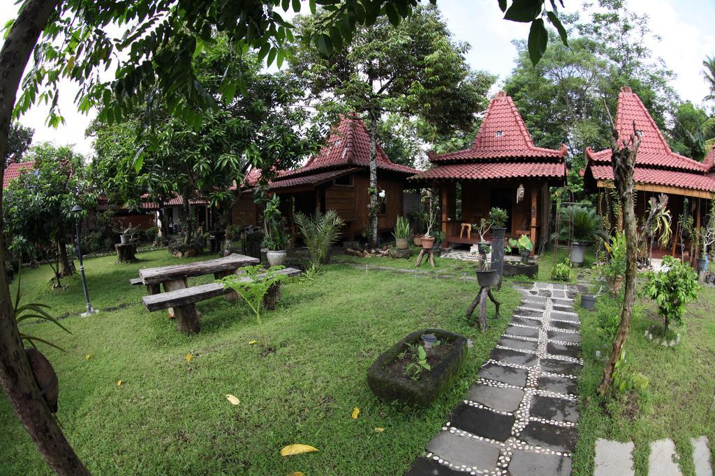 Omah Garengpoeng Guest House Magelang Exterior photo
