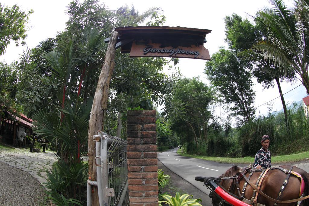 Omah Garengpoeng Guest House Magelang Room photo