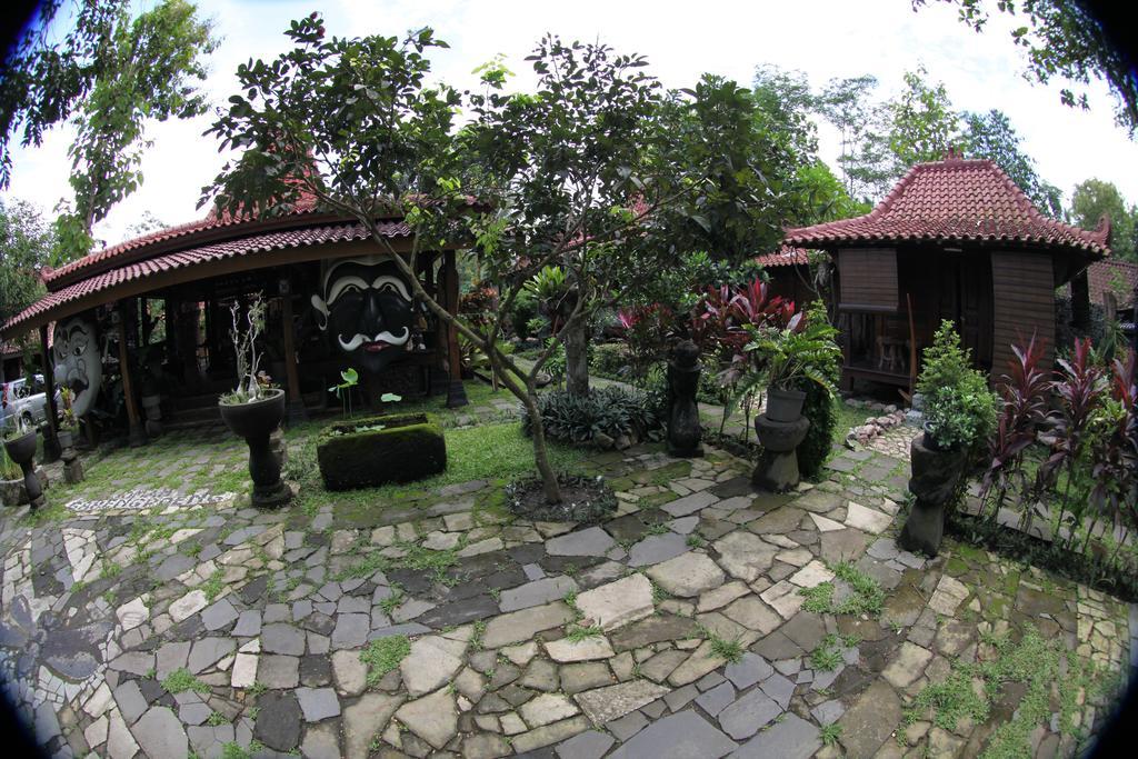 Omah Garengpoeng Guest House Magelang Room photo